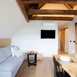 House Troha - & 4*