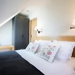 House Troha - & 4*