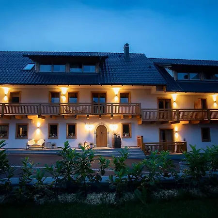 فندق مبيت وإفطار House Troha - &