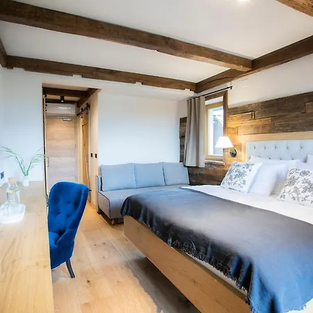 House Troha - & Bled