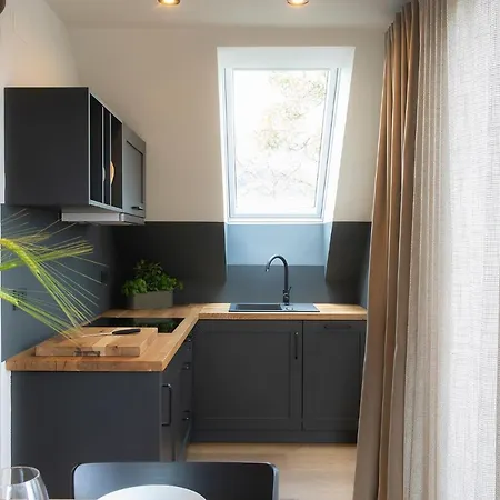 House Troha - & Bled