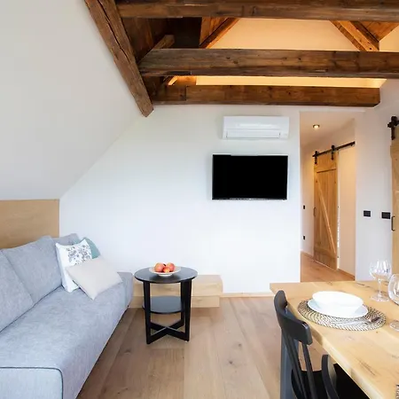House Troha - & 4*