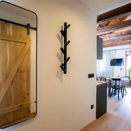 House Troha - & Bled