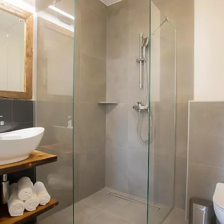 Bed & Breakfast House Troha - &