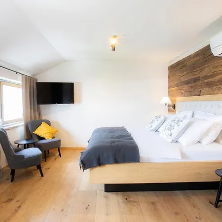 House Troha - & 4*
