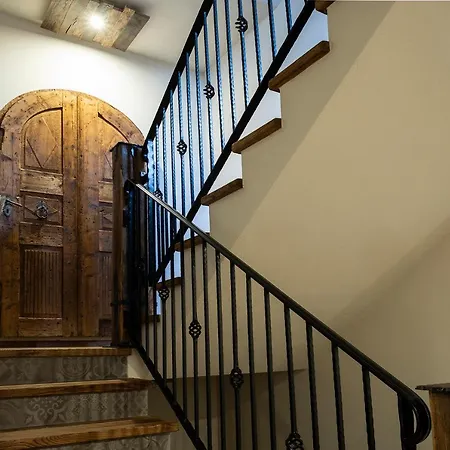 House Troha - & 4*