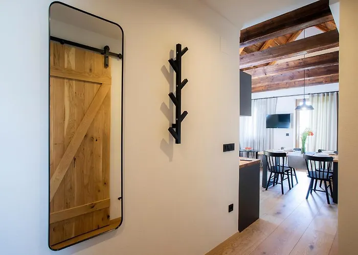 House Troha - & Bled