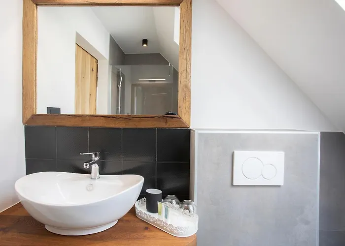 House Troha - & Bled